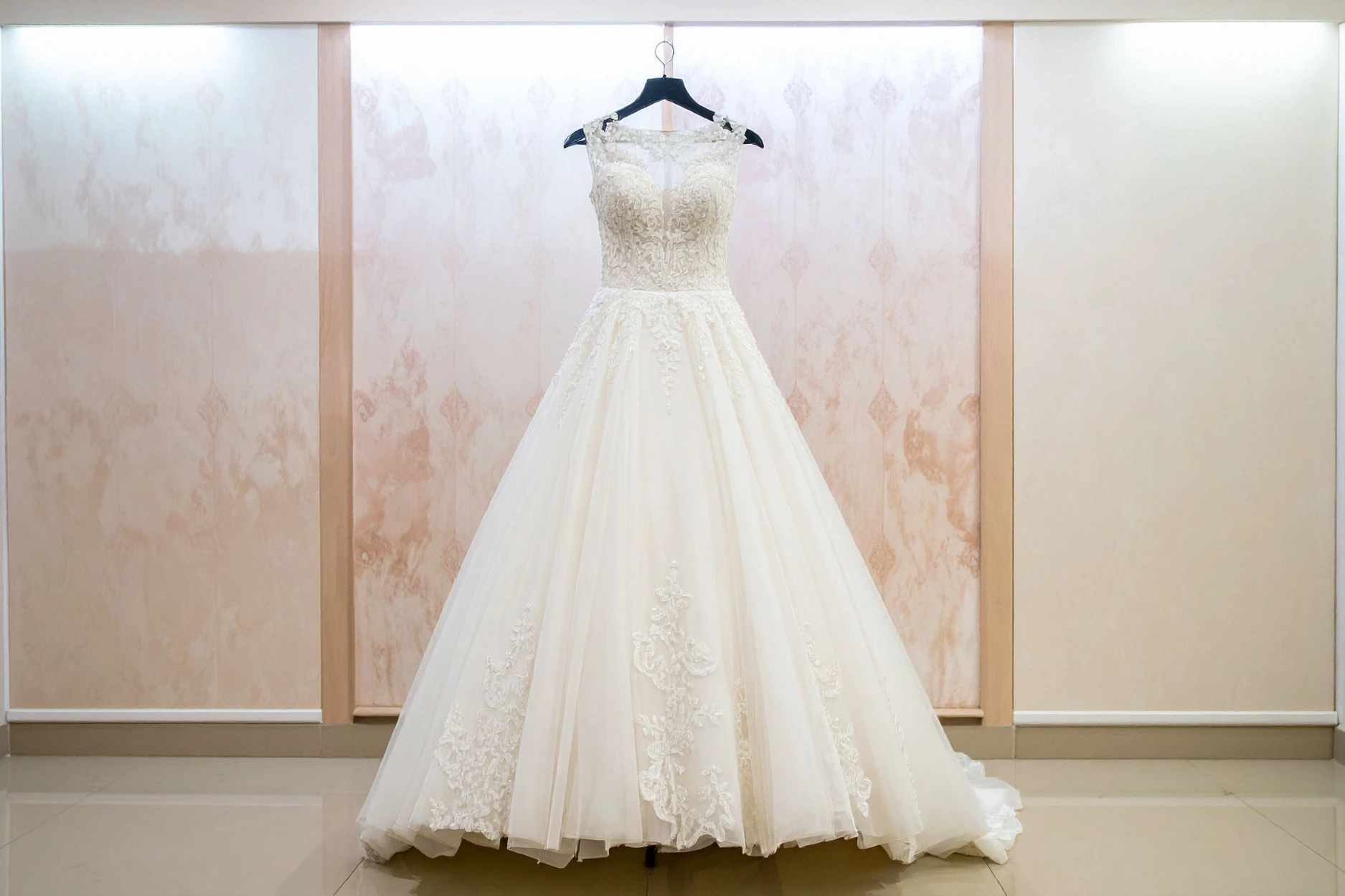 لباس عروس A-Line